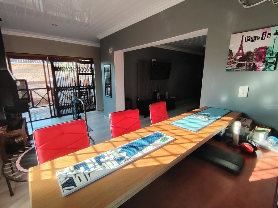 2 Bedroom Property for Sale in Walmer Downs Eastern Cape